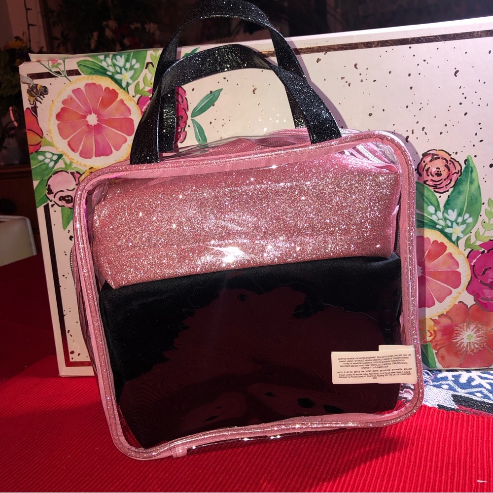 Disney three in one Minnie ,Mickey Mouse makeup cosmetic travel bag set. - Picture 14 of 15